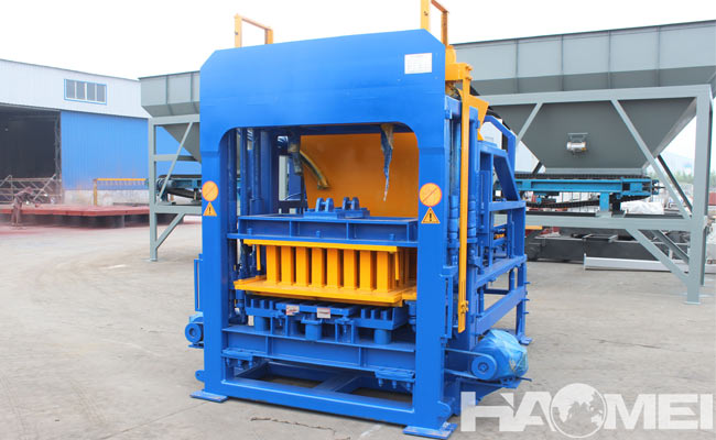 interlocking blocks machine